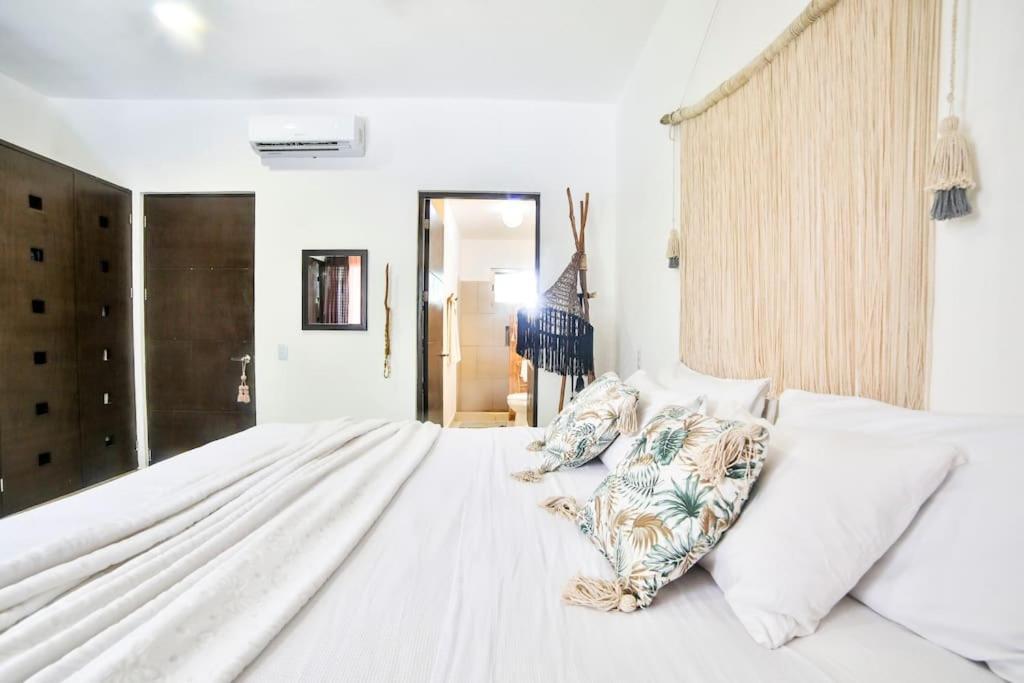 Lovely 2 Bdrm In Gated Community & Pool View Apartment