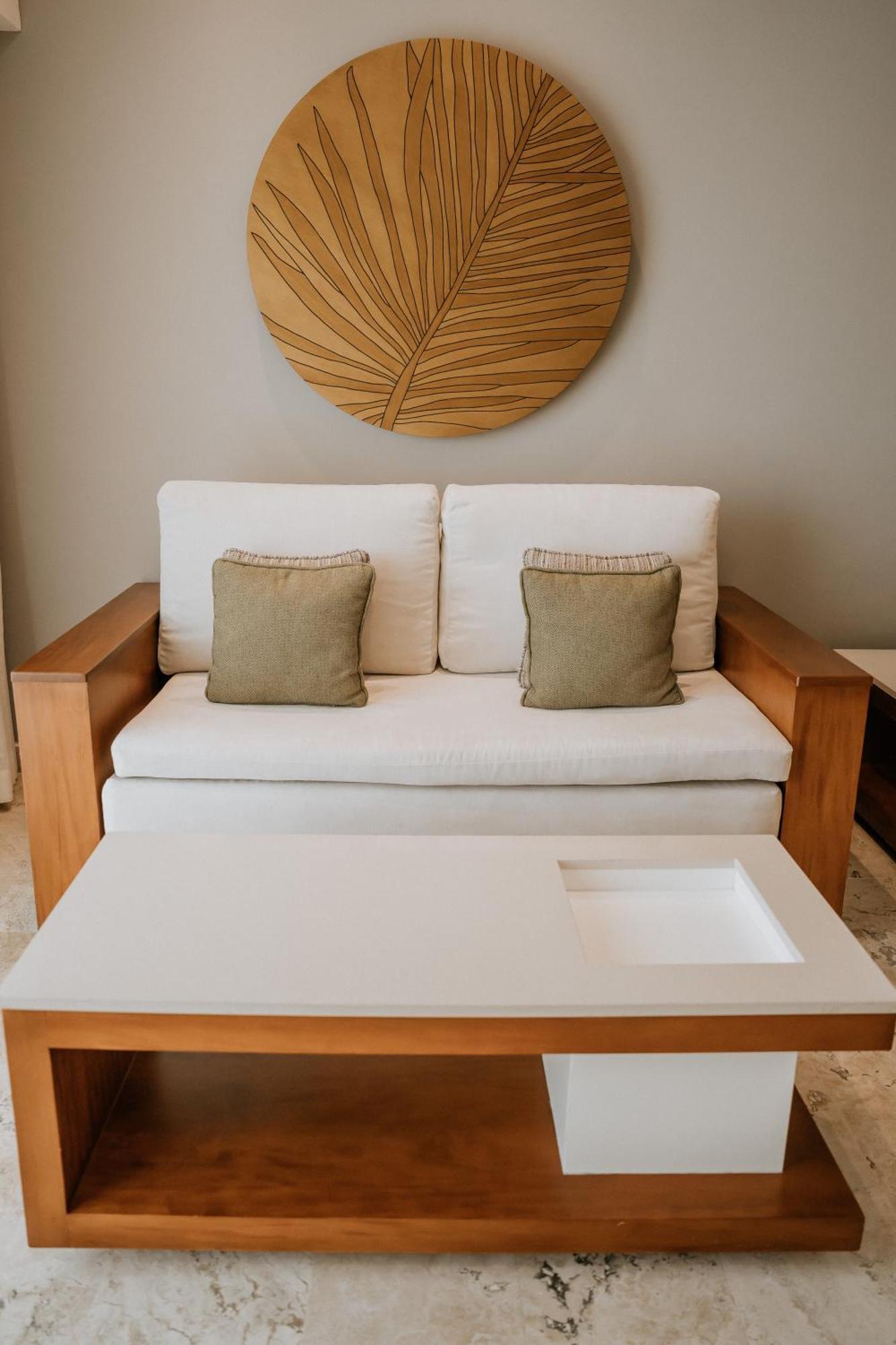 Khách sạn The Reef 28 & (adults Only)