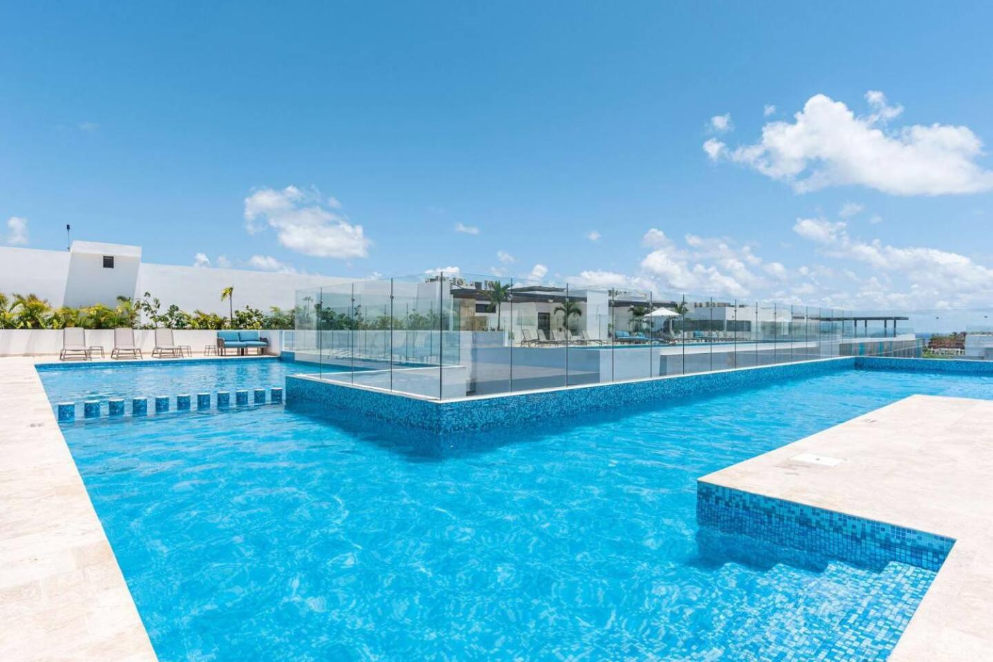 Apartment Private In Location, Microwave And Fridge *