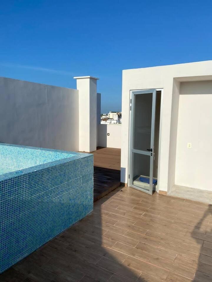 Private Rooftop, 1br Ph, 2ba, Sauna, Gym, Pool