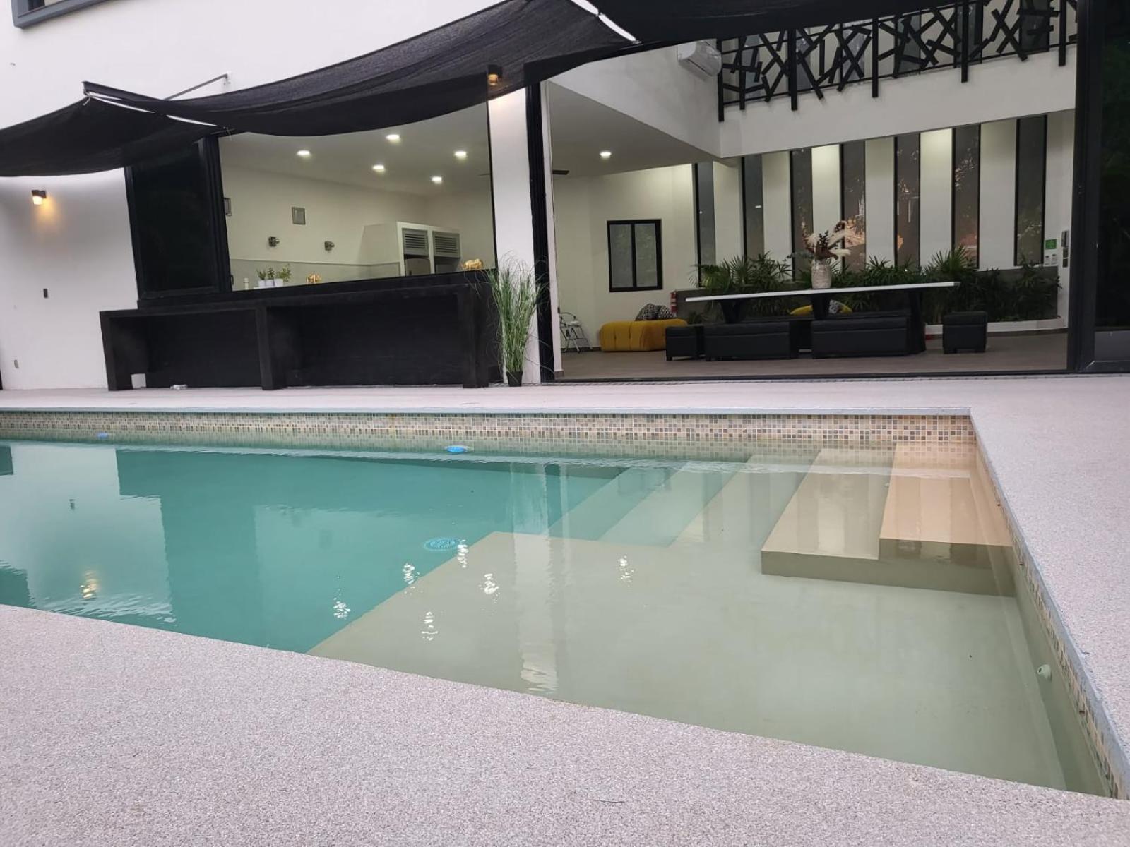 Villa Celebre Venus Playacar - 24 Pax *