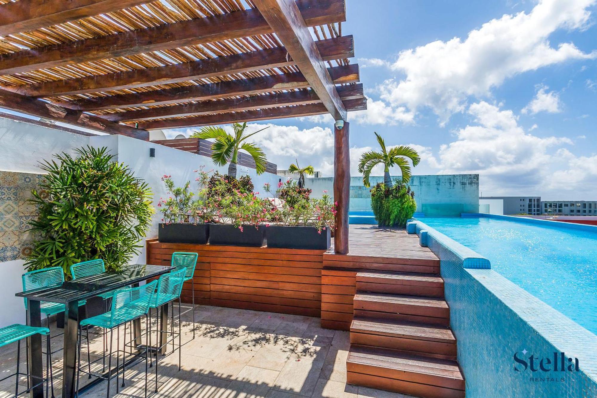 Holiday home With Roof Pool Half Block To 5th Ave *