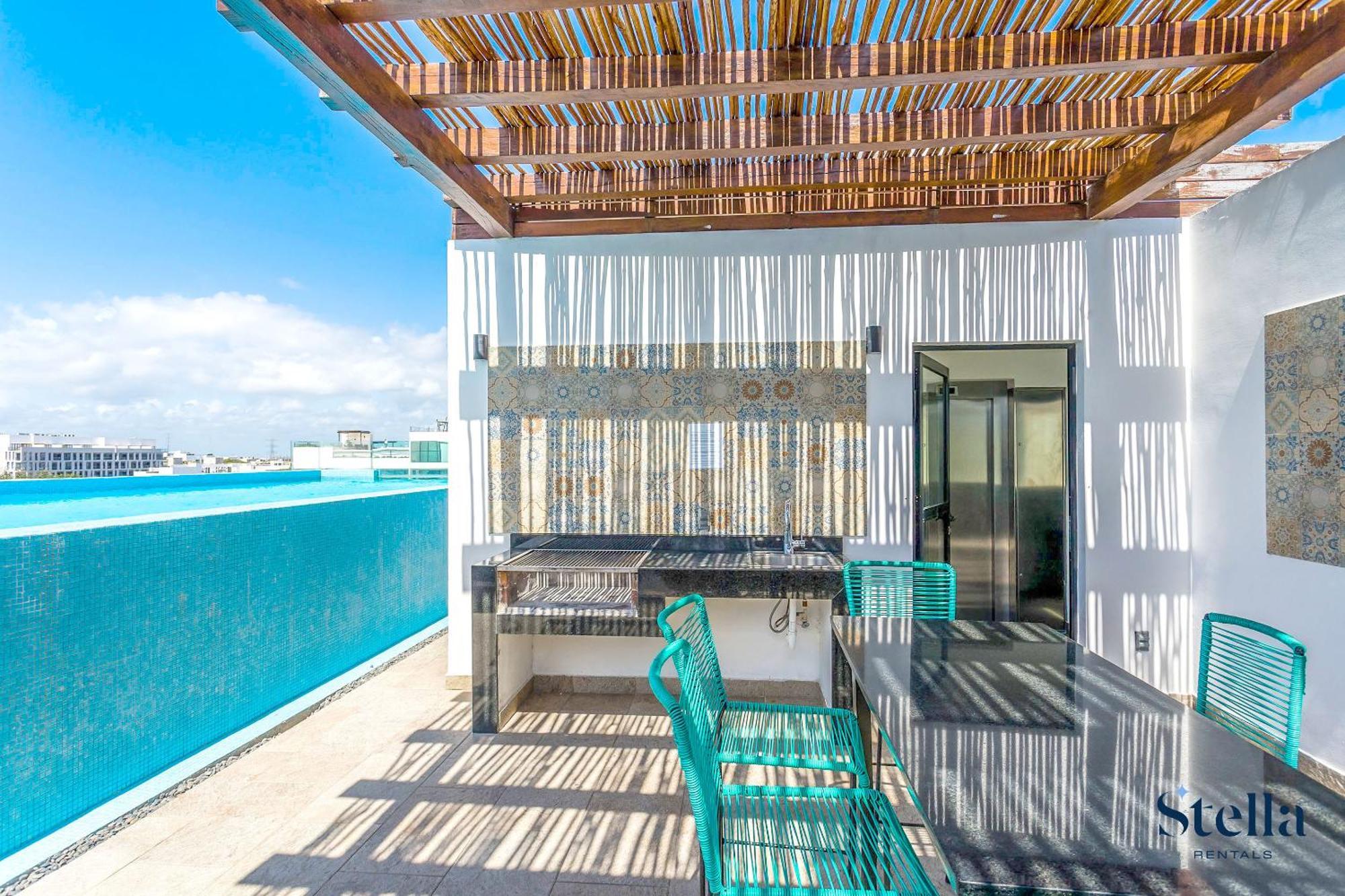 Holiday home With Roof Pool Half Block To 5th Ave *