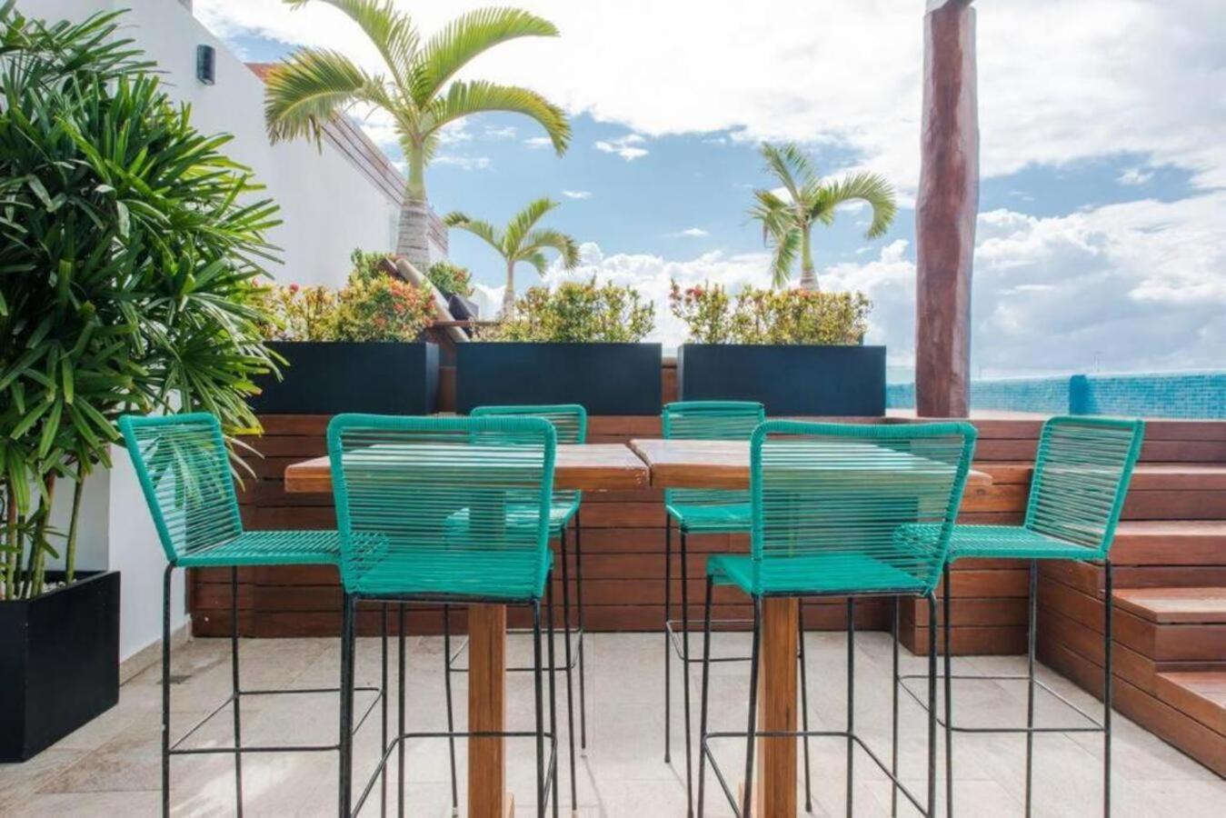 Holiday home With Roof Pool Half Block To 5th Ave