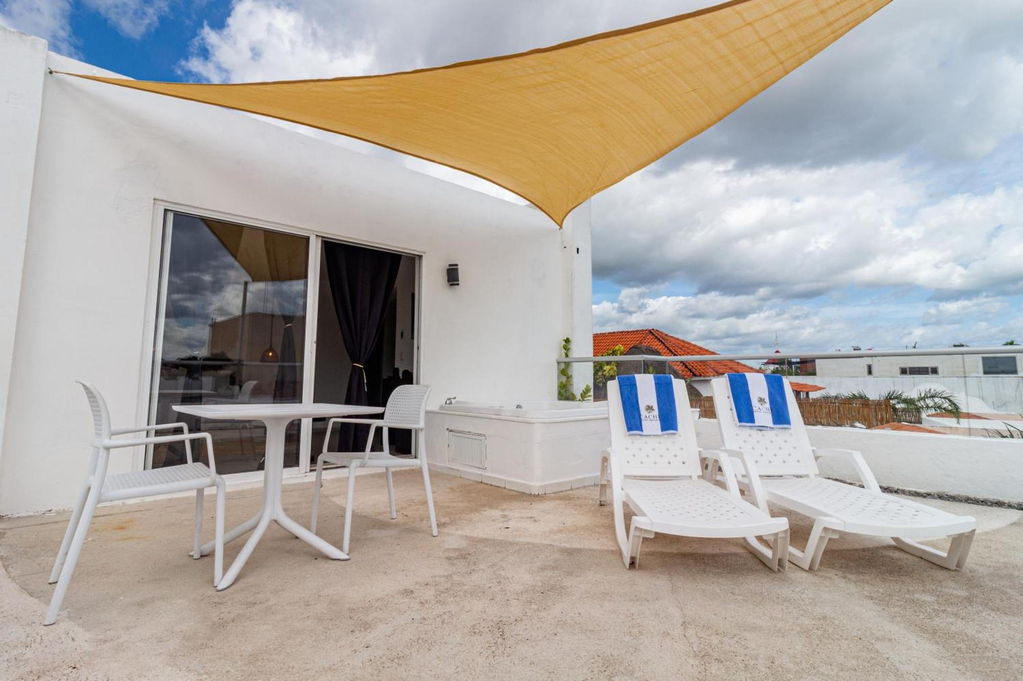 Cache Boutique - Adults Only 3*
