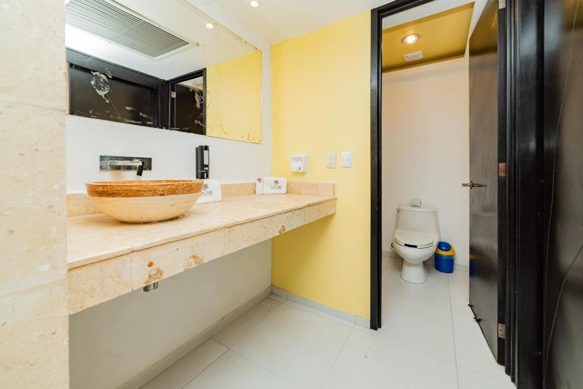 Cache Boutique - Adults Only 3*