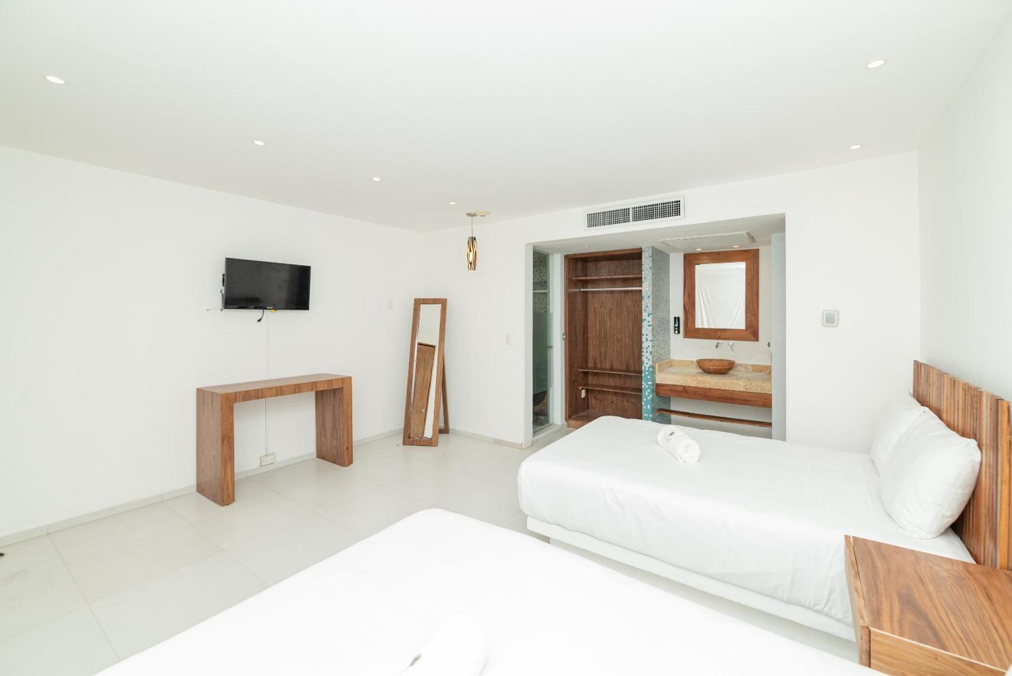 Cache Boutique - Adults Only 3*