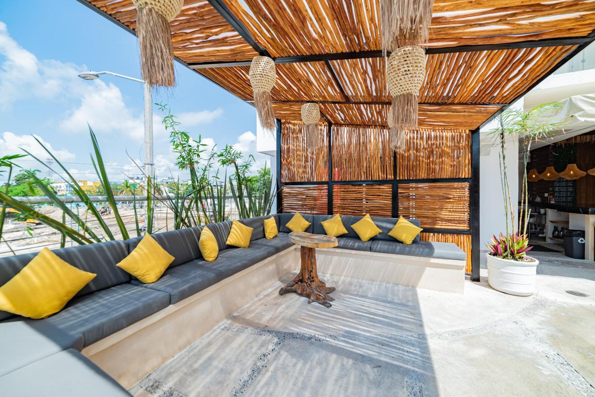 Cache Boutique - Adults Only 3*
