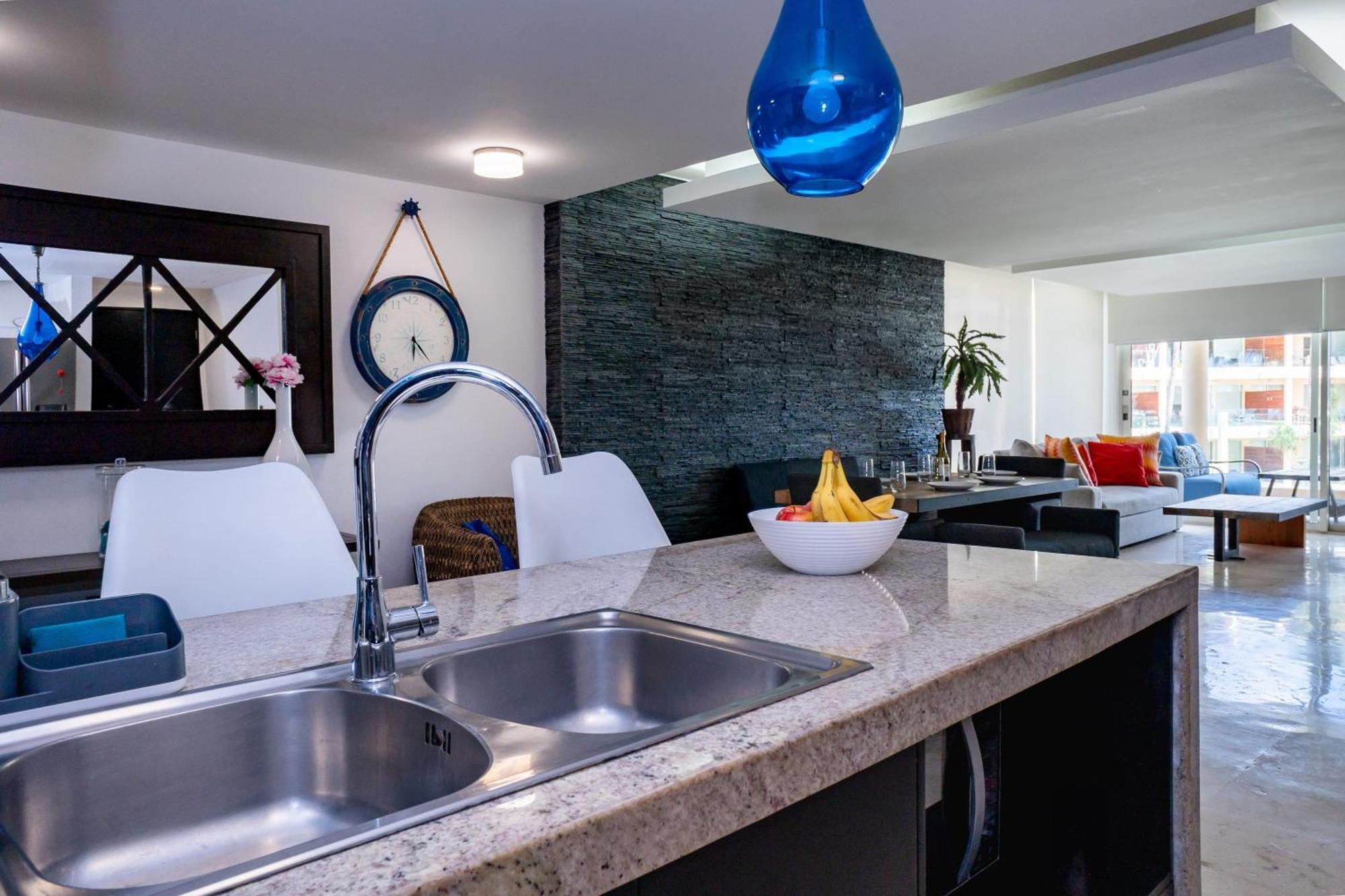 Apartment Elements 104 *