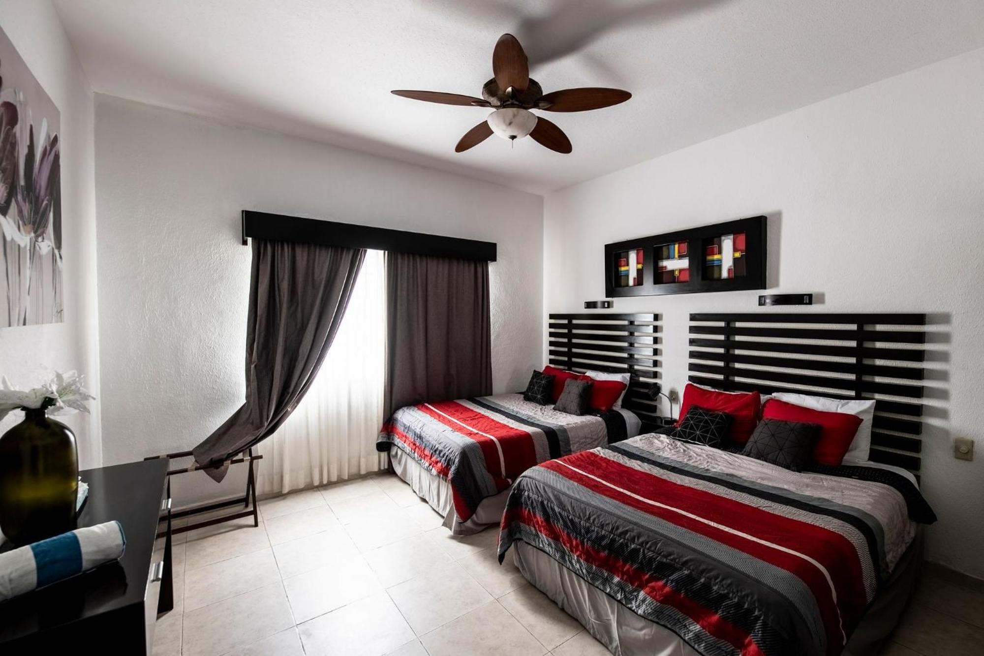 Penthouse At Mamitas Beach, Barbecue, Balcony, Sundeck, Jacuzzi Holiday home