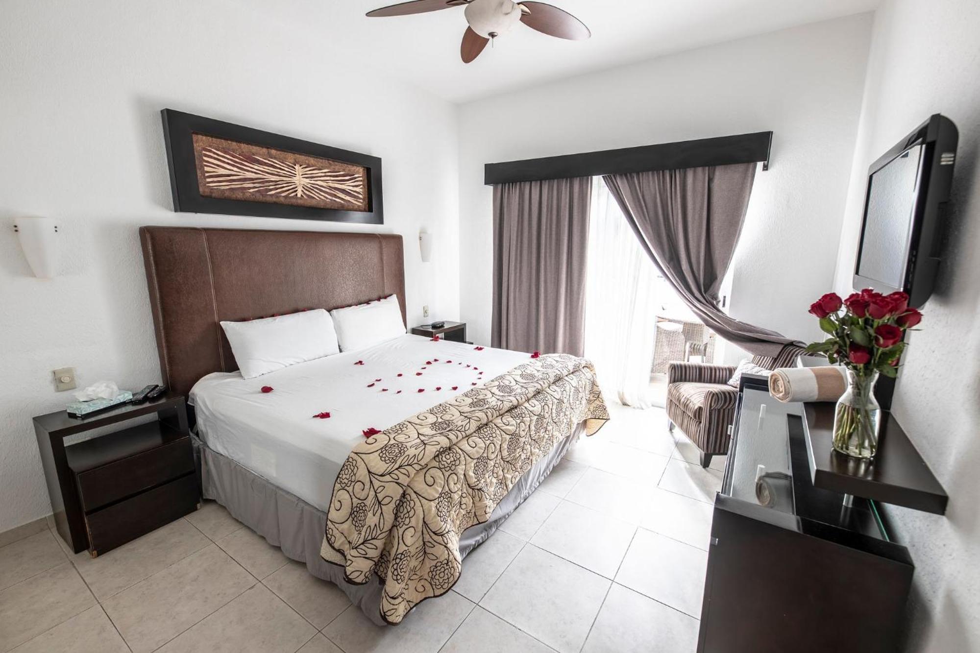 Holiday home Penthouse At Mamitas Beach, Barbecue, Balcony, Sundeck, Jacuzzi Playa del Carmen
