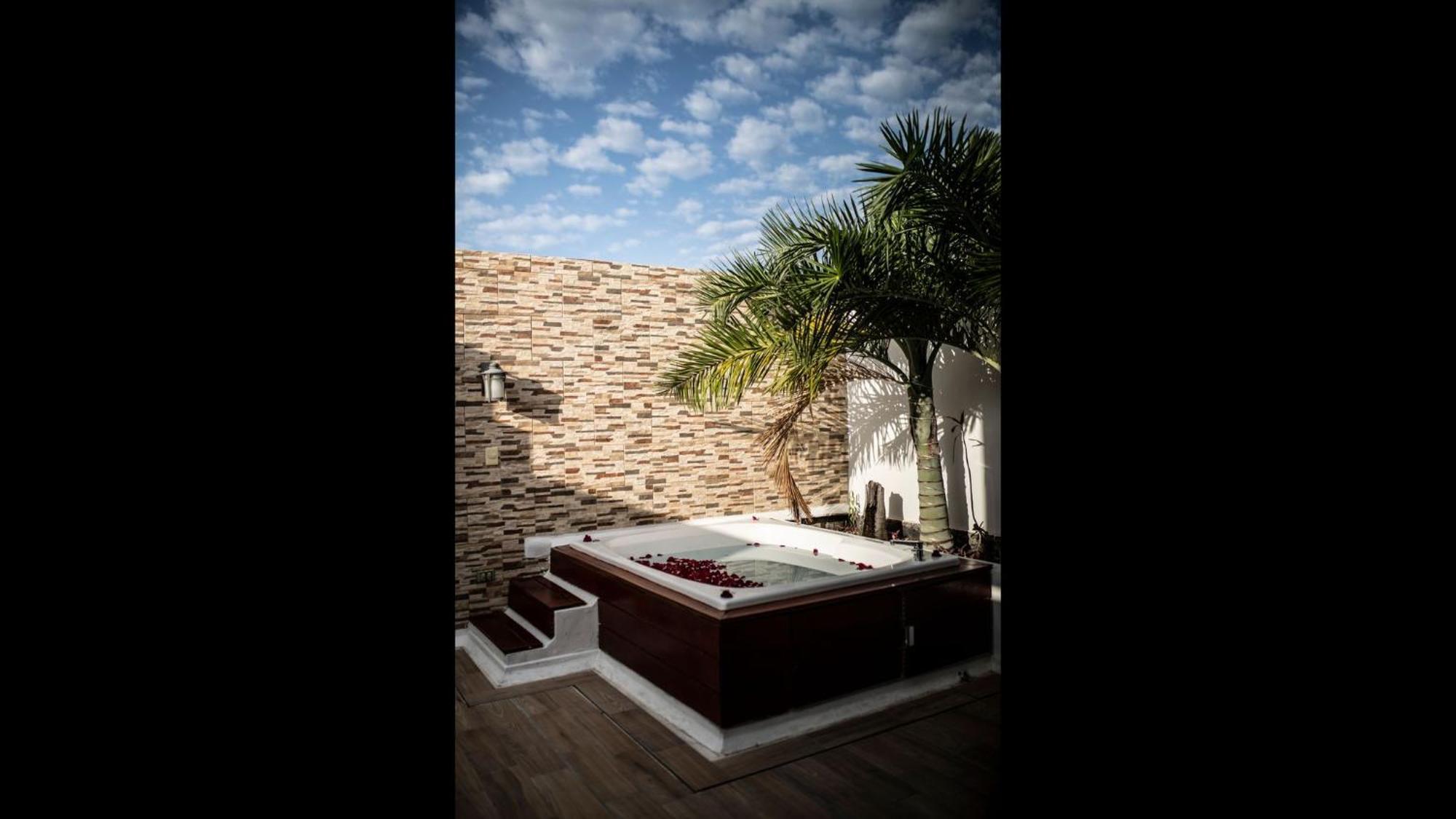 Penthouse At Mamitas Beach, Barbecue, Balcony, Sundeck, Jacuzzi Playa del Carmen