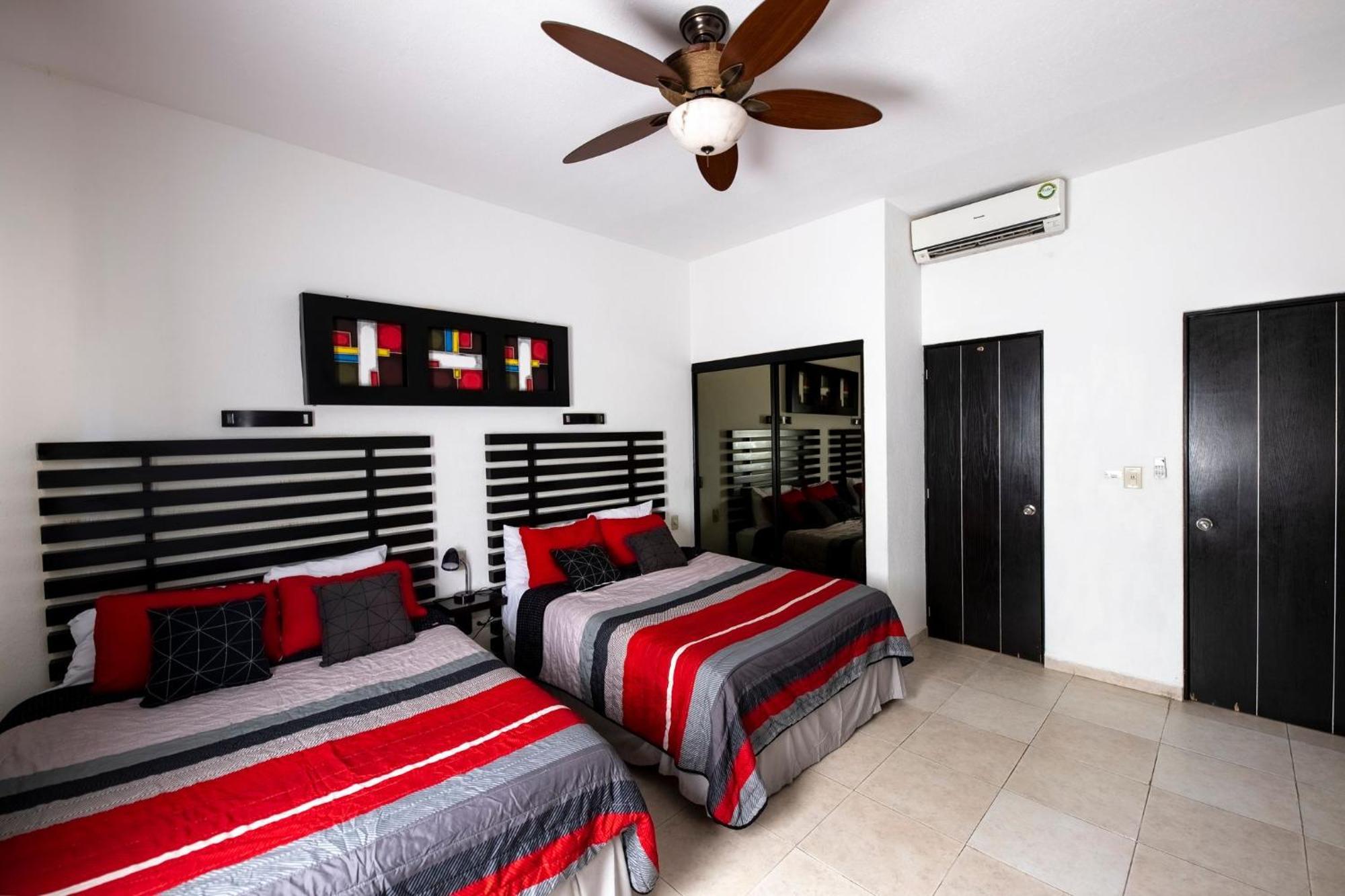 Penthouse At Mamitas Beach, Barbecue, Balcony, Sundeck, Jacuzzi Holiday home