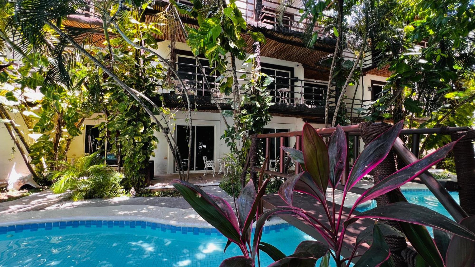 Mayan Art 10 Avenue Khách sạn 3*