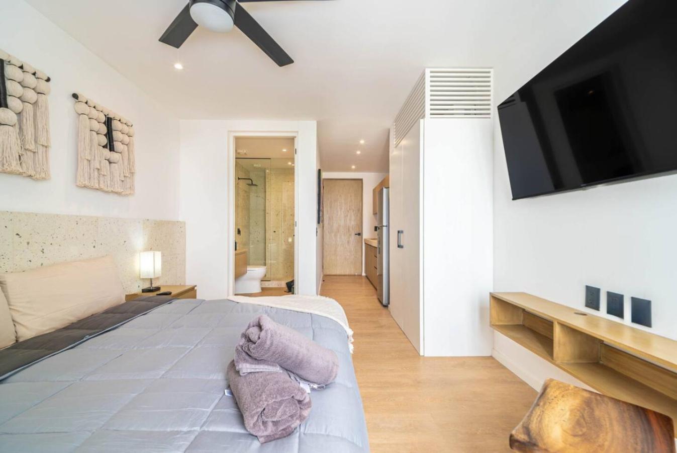 Lux With Rooftop Pool, Walk To And 5th Ave Playa del Carmen