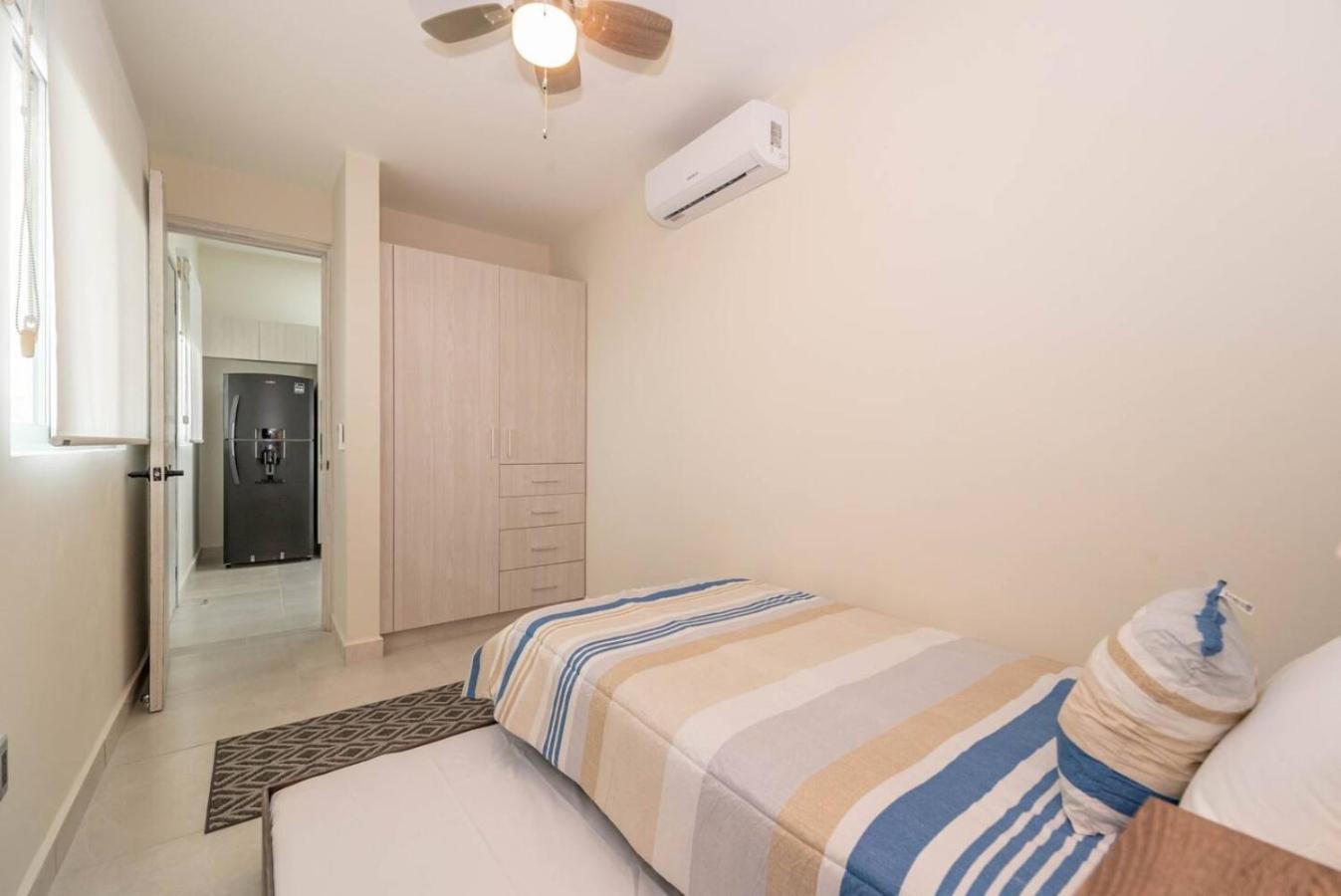 Stylish 2 Bedroom With Balcony, Rooftop Pool, Hottub Holiday home Playa del Carmen