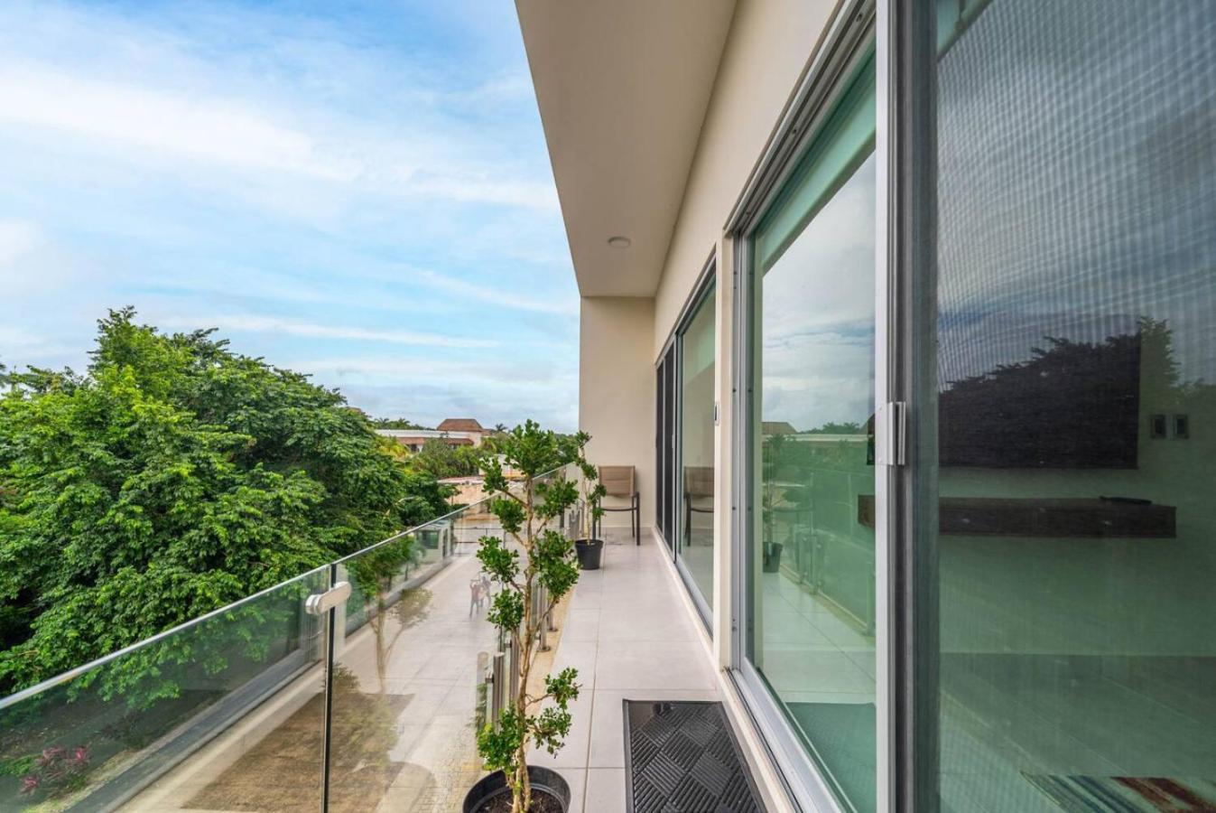Holiday home Stylish 2 Bedroom With Balcony, Rooftop Pool, Hottub *