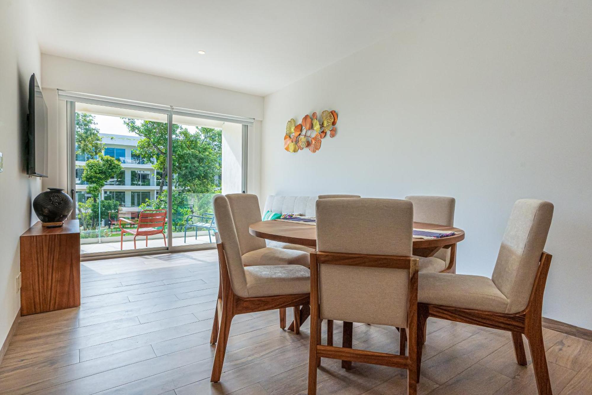 Breeze Retreat Tl B207 *