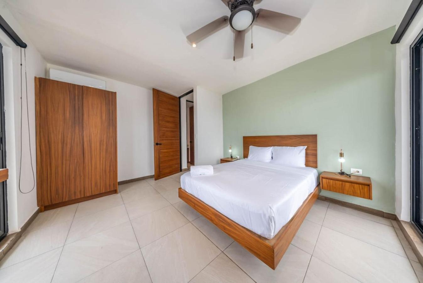 2 Bedroom Oasis With Incredible Rooftop Pool