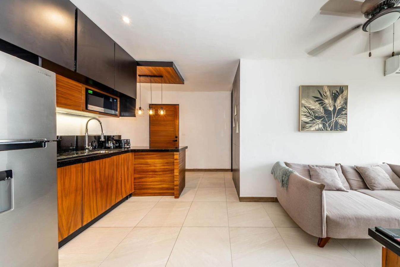 2 Bedroom Oasis With Incredible Rooftop Pool Holiday home