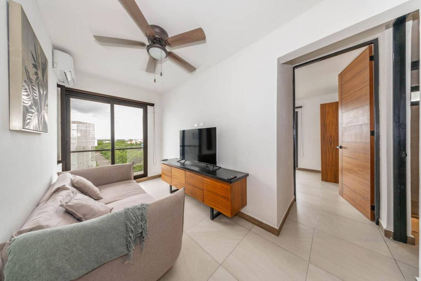2 Bedroom Oasis With Incredible Rooftop Pool Holiday home *