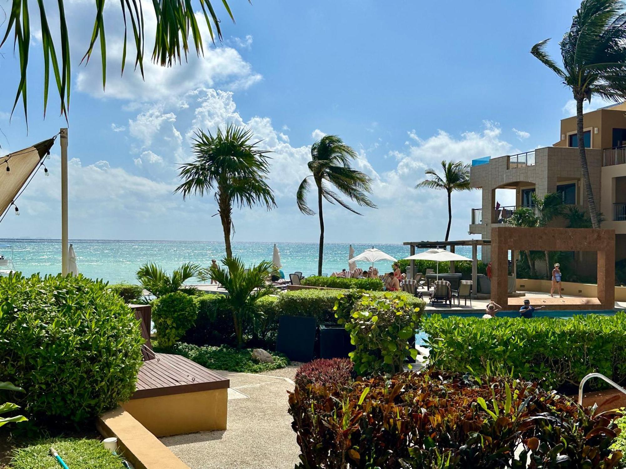 El Faro 103 Surf Ground Floor 2 Bedroom Pool View Apartment
