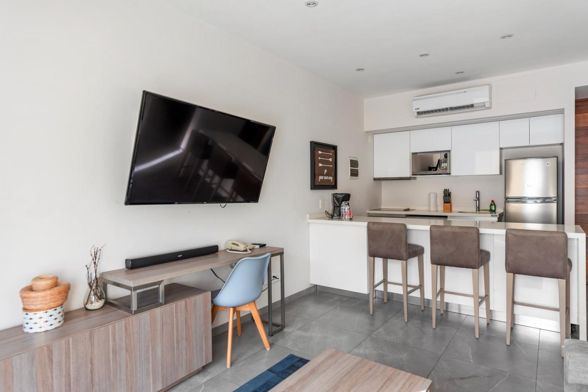 Apartment Luxury 2 Hab Cocina Ac Gym Pool Cine Playa del Carmen