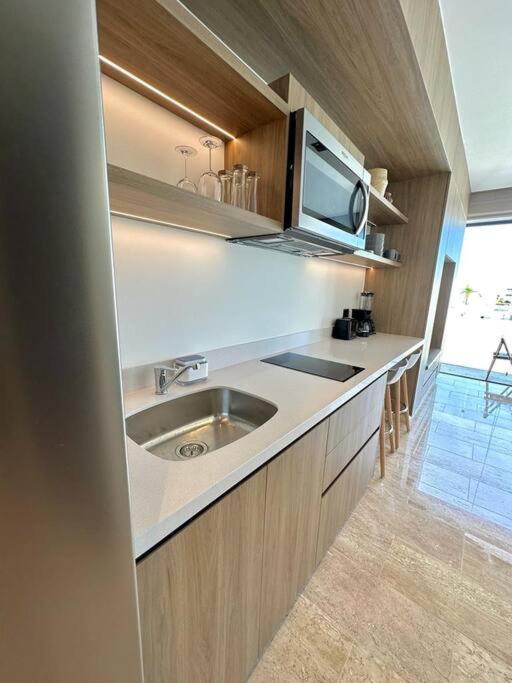 Apartamento Cozy Modern View W/ Rooftop Pool & Gym - Agama 403 *