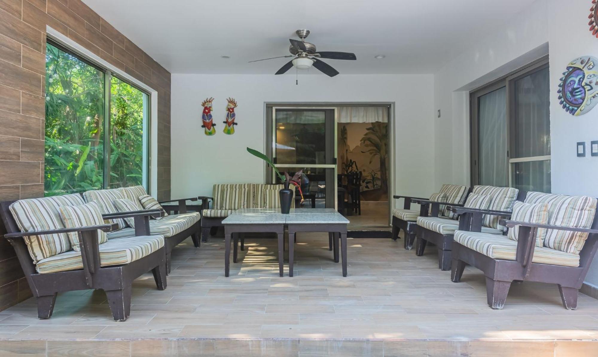 Villa Holiday, Weekly Monthly Discount Private Pool, Bbq, Family Friendly *