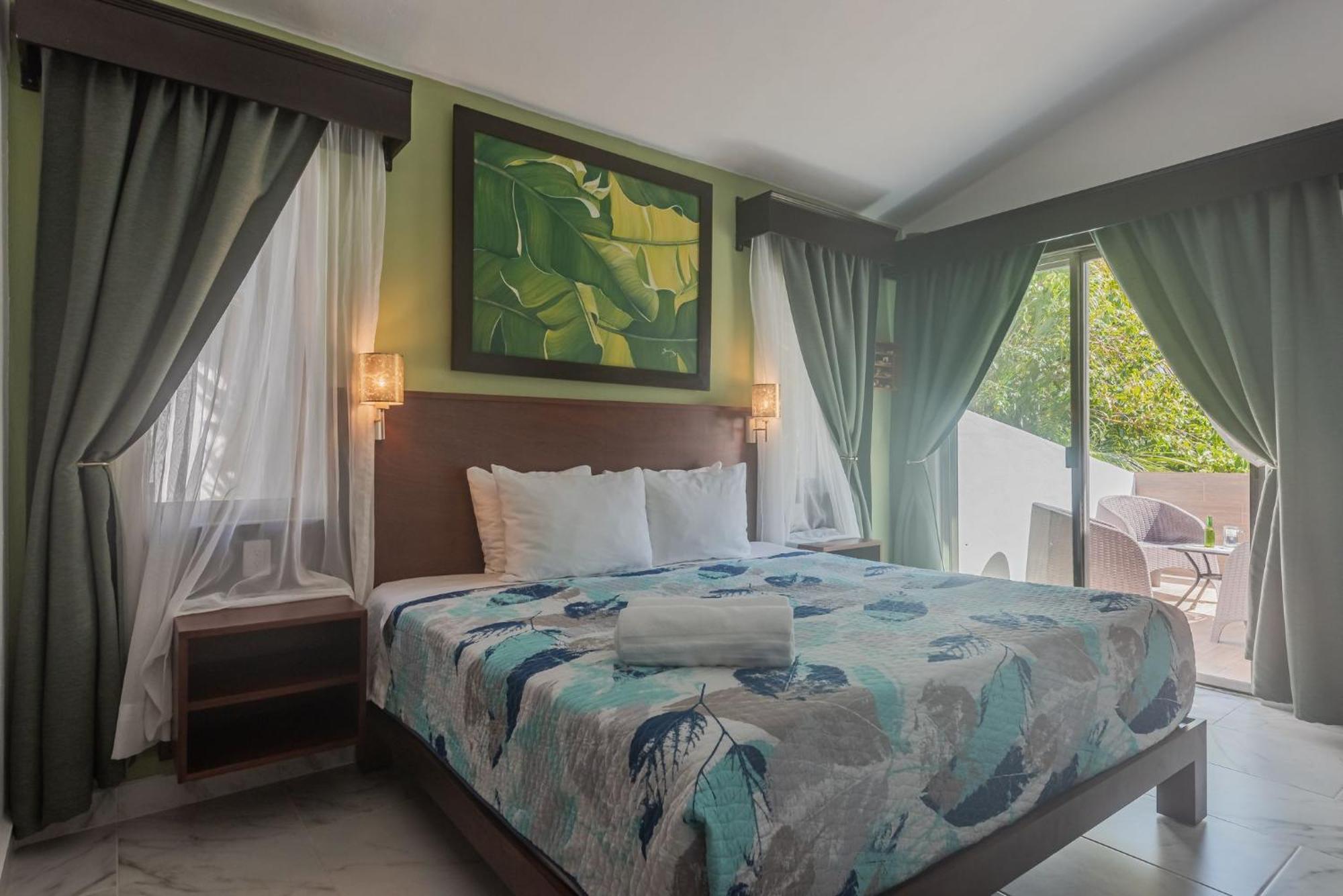 Villa Holiday, Weekly Monthly Discount Private Pool, Bbq, Family Friendly *