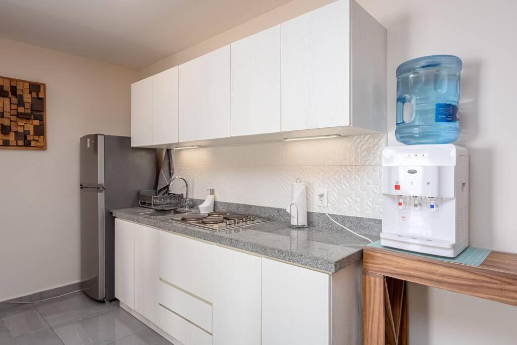 5mins To Beach+pool+kingbed+freedisneyplus Apartment *