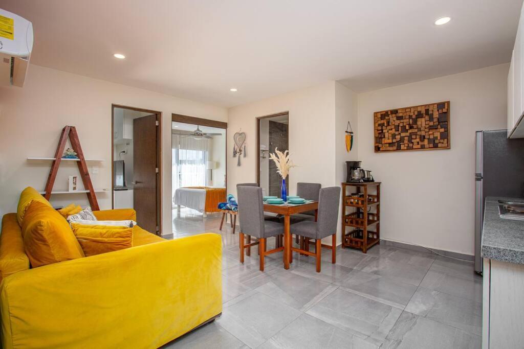 5mins To Beach+pool+kingbed+freedisneyplus Apartment *