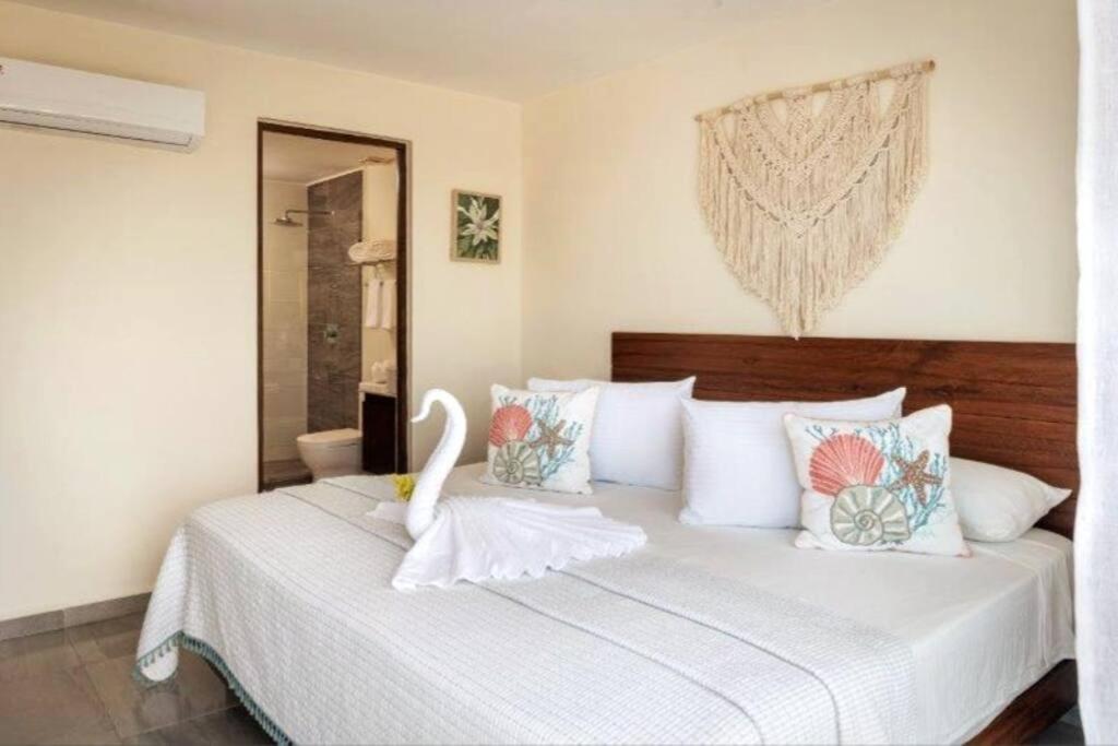 5mins To Beach+pool+kingbed+freedisneyplus