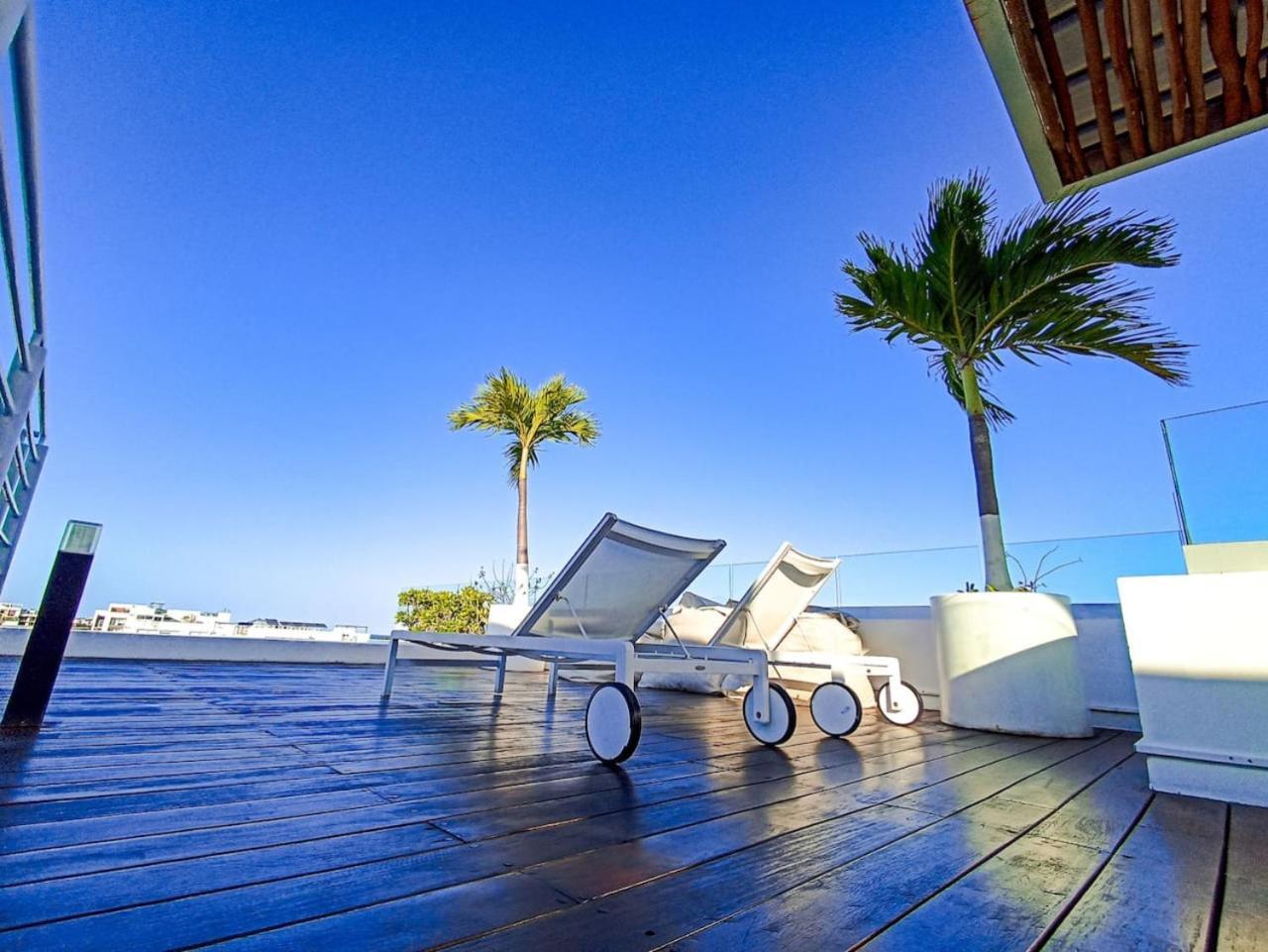 Căn hộ Wide With Sunny Balcony Pool Gym Steps 2