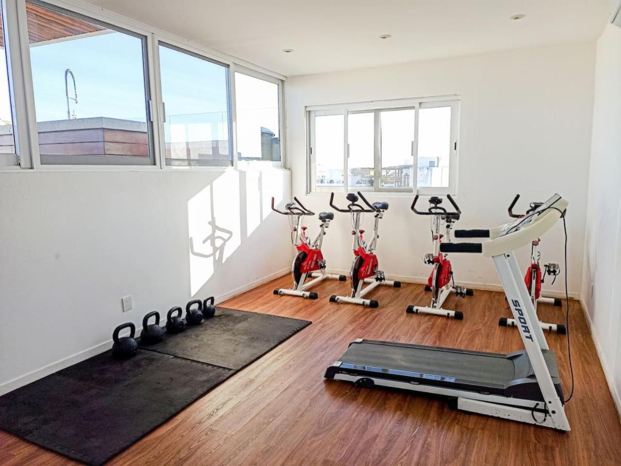 Wide With Sunny Balcony Pool Gym Steps 2 Căn hộ