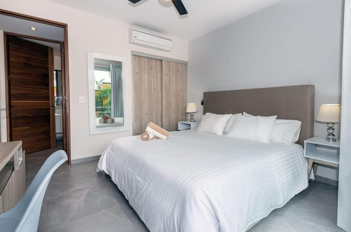 Luxury 150mb 2 Bedroom Cine Gym Pool * Playa del Carmen