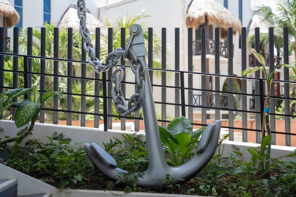 Holiday home The Boat 2 Blocks From The Sea And 5th Ave 200 Mb