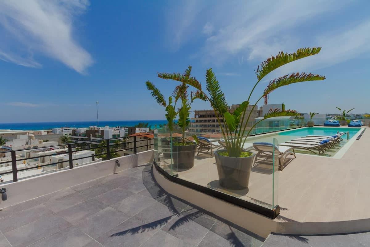 The Boat 2 Blocks From The Sea And 5th Ave 200 Mb Holiday home