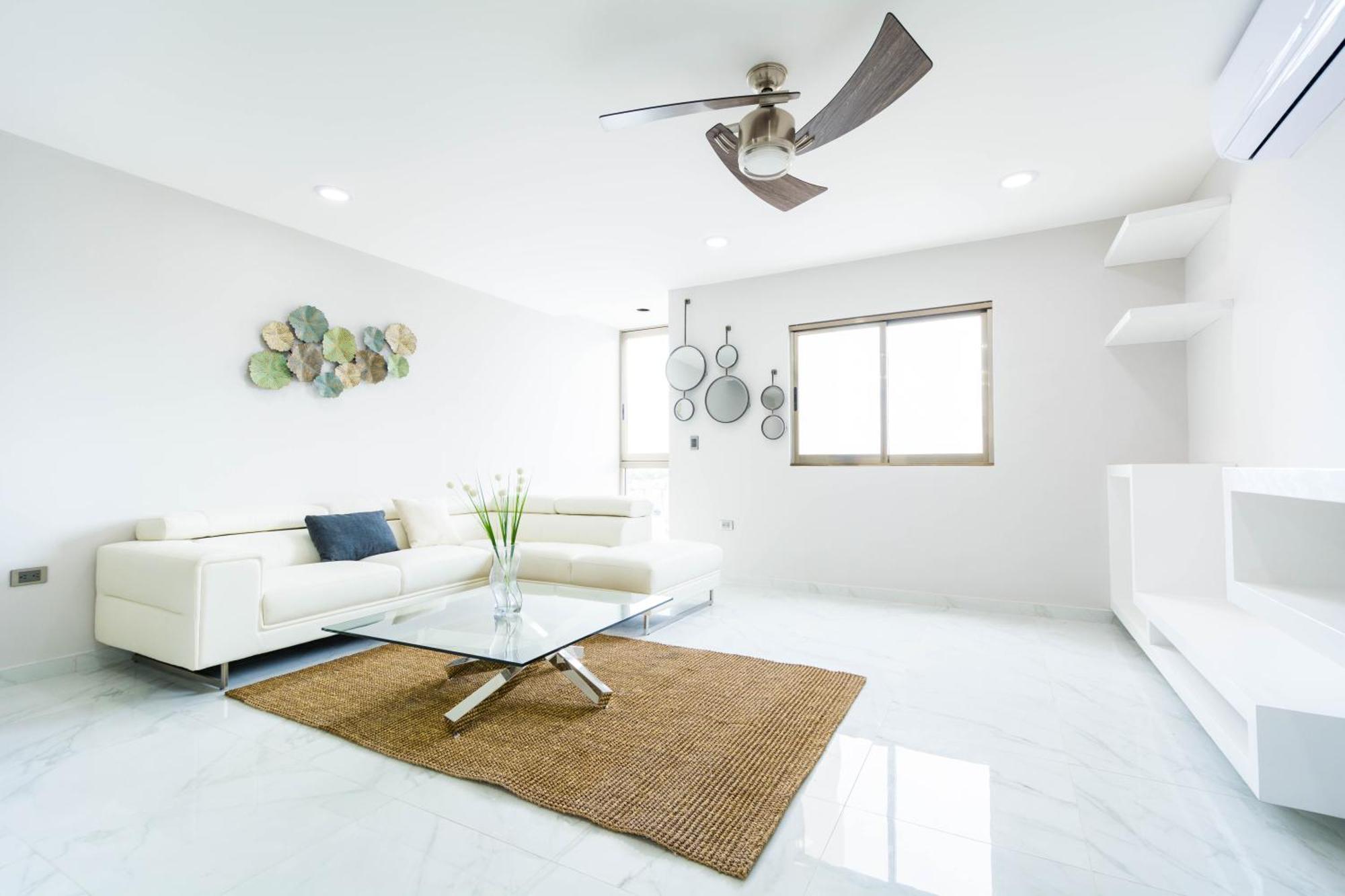 Palmarena & Residences - Long Comfort With Parking, Sauna, Gym & Pool - Steps From 5th Avenue