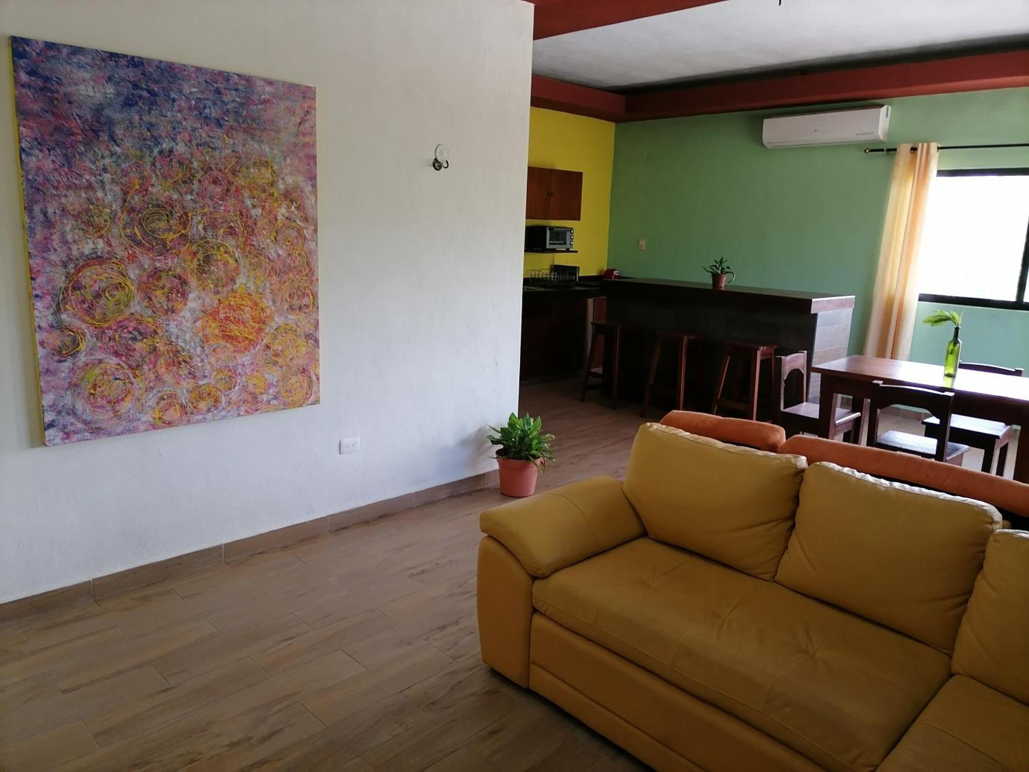 Amplios Y Comodos En *