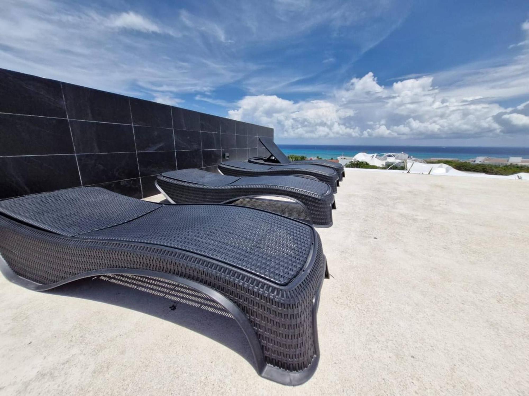 Luxury 2br In Pdc, Steps From