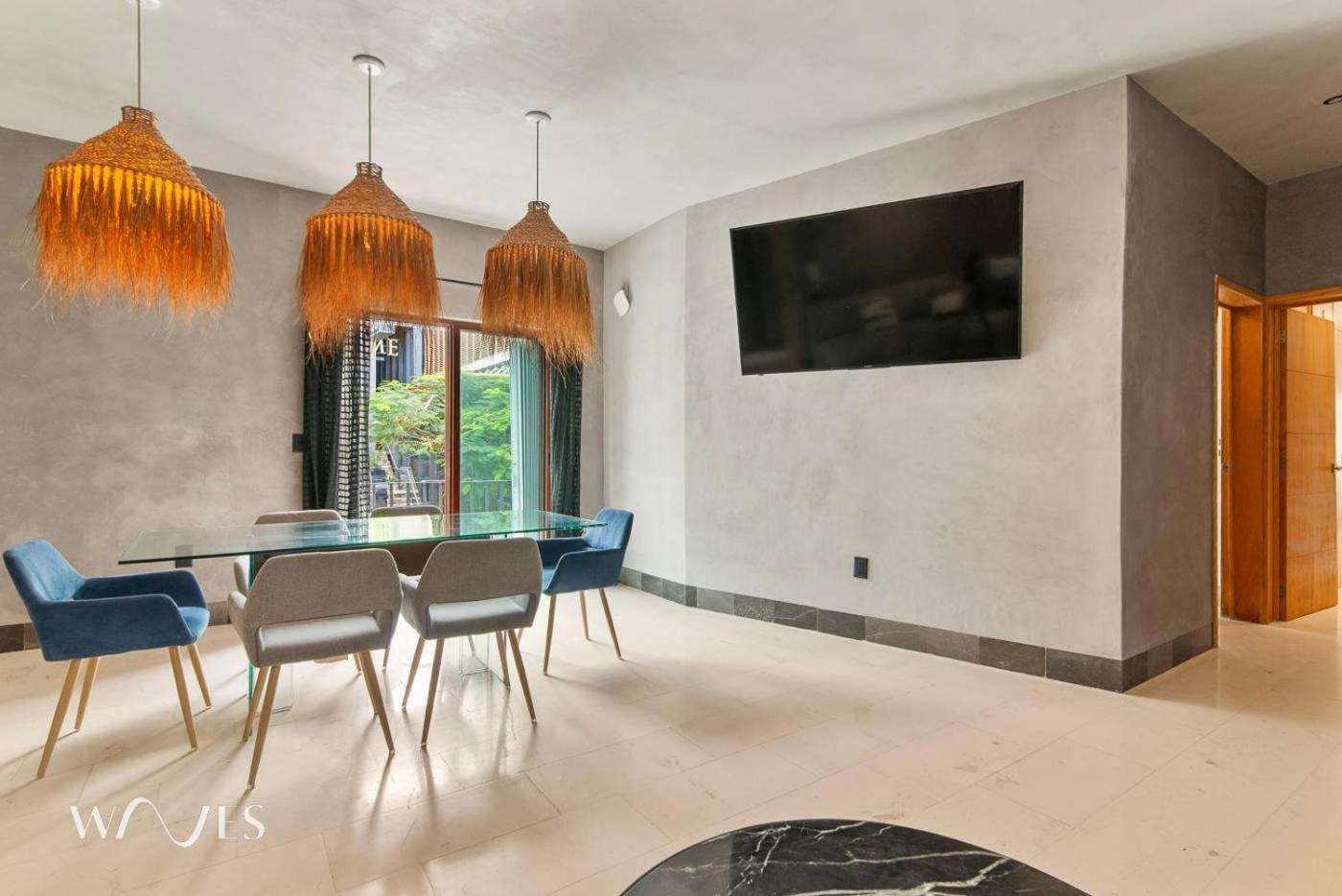 Apartment Spot On 5th Ave - 2br With King Beds & Style