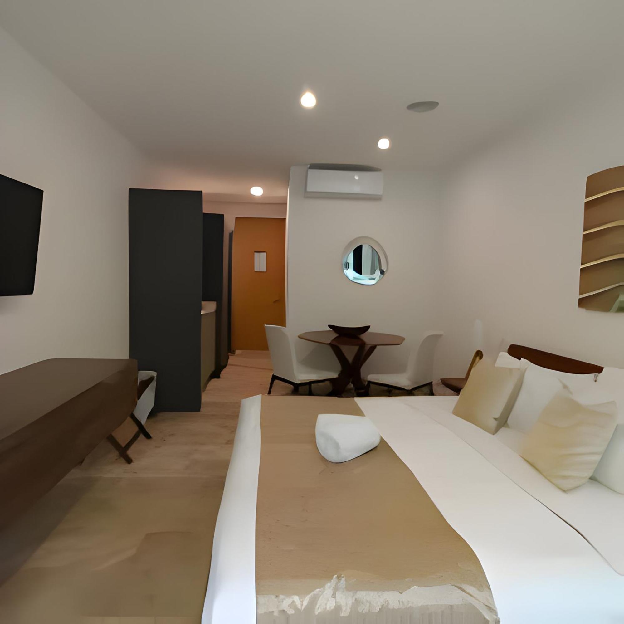 Apartment The Shore - Chic Getaway - Steps Away