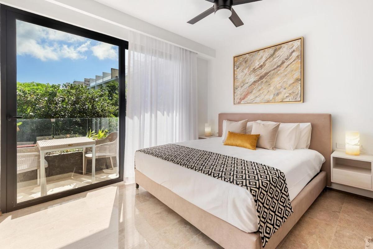 Modern & Cozy With Rooftop Pool & Gym Apartment