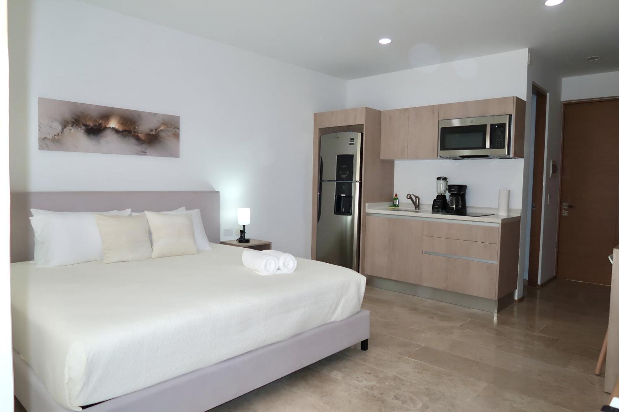 Apartment Modern Refuge Just Steps From 5th Avenue