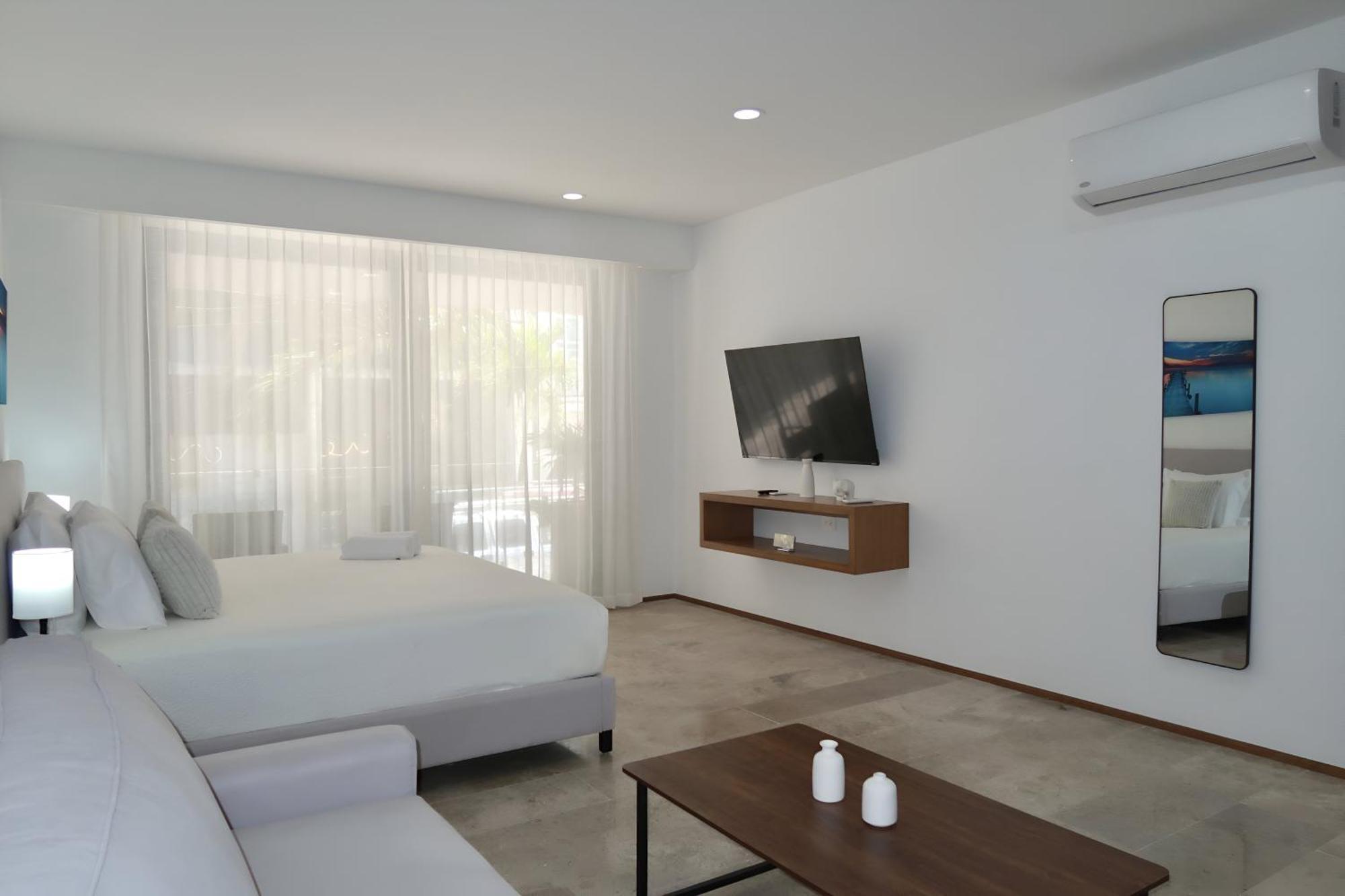 Modern Refuge Just Steps From 5th Avenue Apartment Playa del Carmen