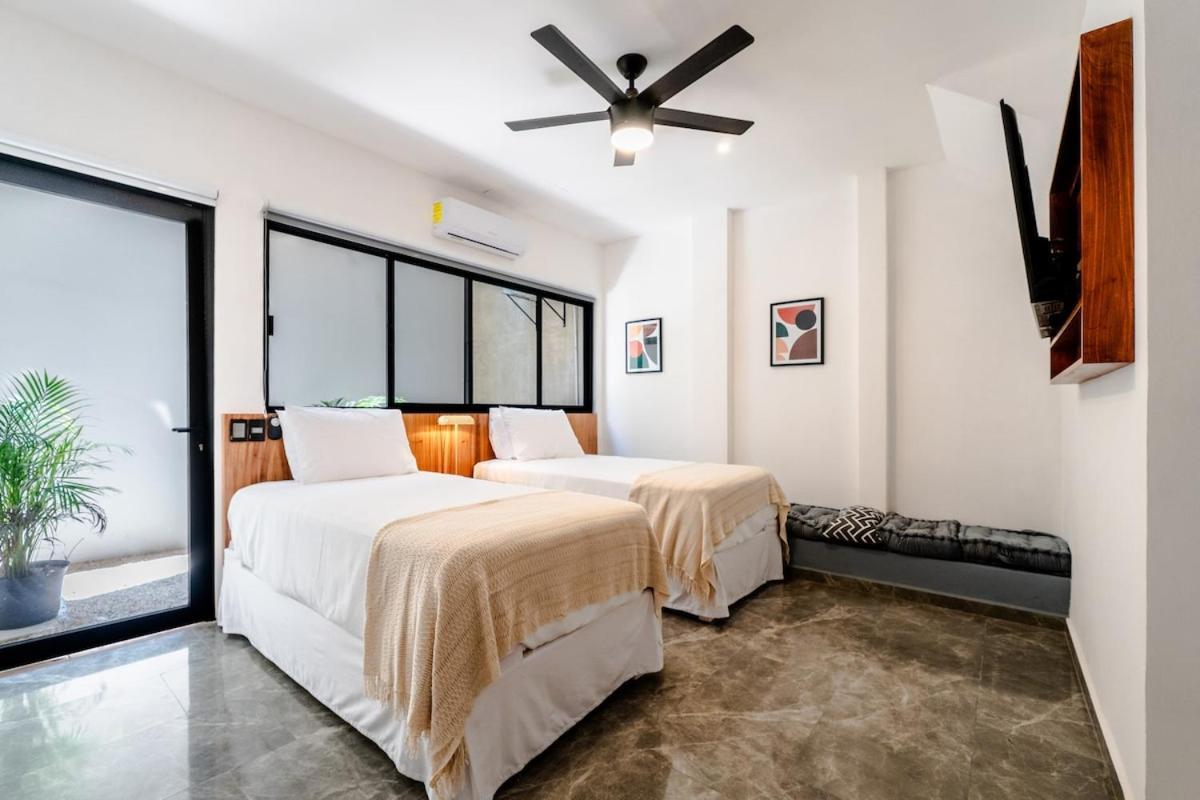 Stunning Modern With Pool And Access Playa del Carmen