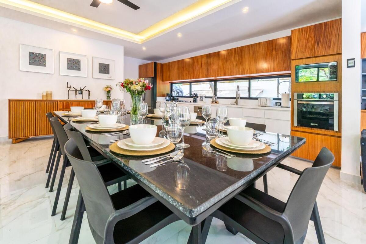Stunning Modern With Pool And Access Playa del Carmen