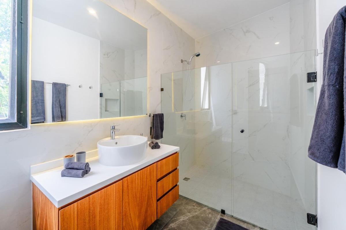 Stunning Modern With Pool And Access * Playa del Carmen