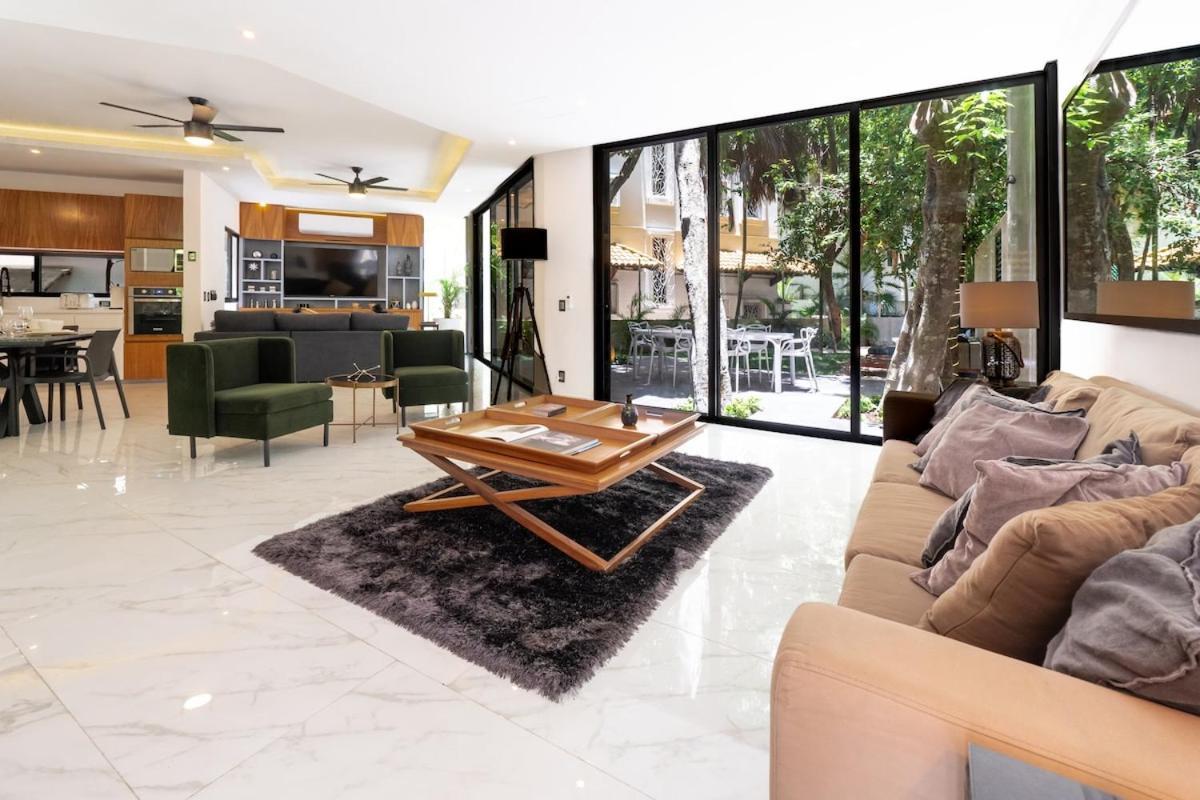 Apartment Stunning Modern With Pool And Access